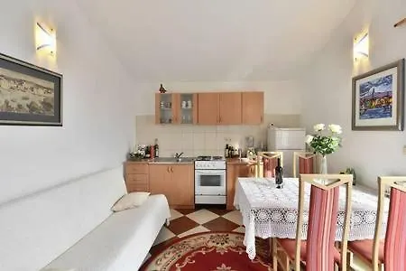 Apartman Apartmani Mlikotić